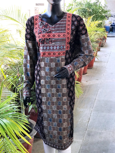 ANARKALI BY CLOTHING ART BRAND - PURE 60*60 COTTON PRINTED CENTER CUT KURTI  WITH DESIGNER SLEEVES WITH PURE 60-60 COTTON PRINTED PANT - WHOLESALER AND  DEALER