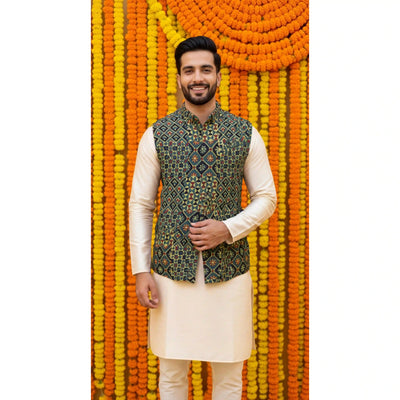 Traditional Indian men’s cotton koti with artisan craft