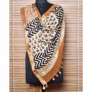 Cream Kalamkari Slub Cotton Dupatta with Zari Border - SSEthnics