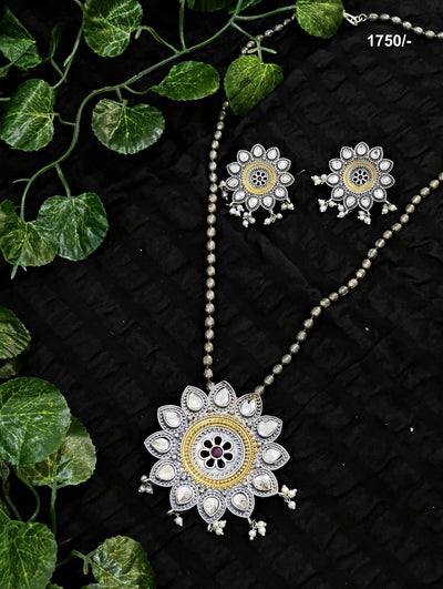 Kundan Oxidised Silver Necklace with Earrings - SSEthnics